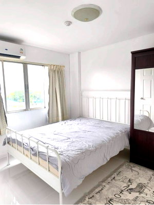 Condos for rent Major Hollywood Ramkhamhaeng : S55 for rent: Lumpini Condo Town Bodindecha - Ramkhamhaeng. Football field view, fully furnished, ready to move in.