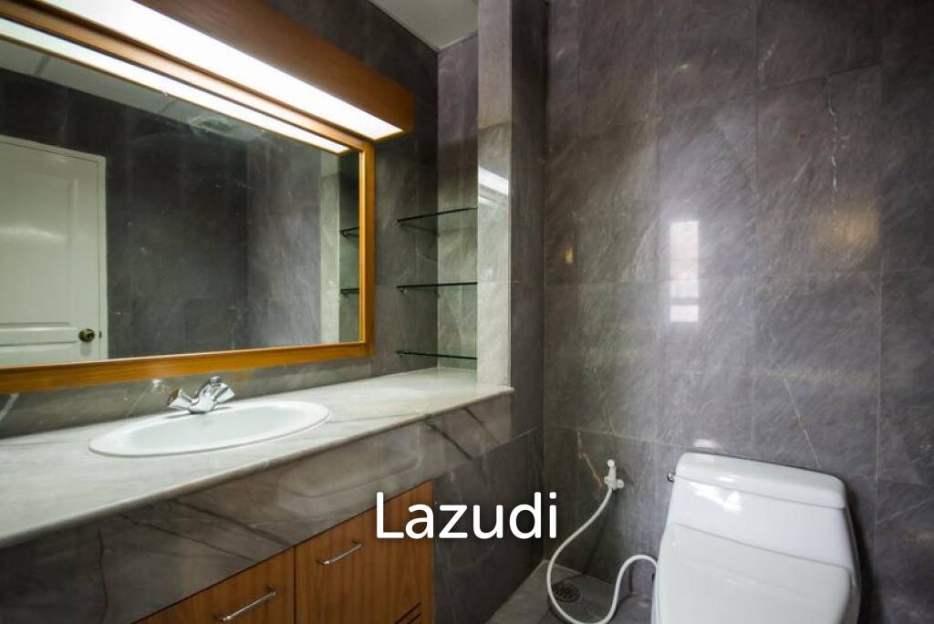 picture 3 Bed 3 Bath 230 SQ.M Krungthep Thani Tower - 15/18