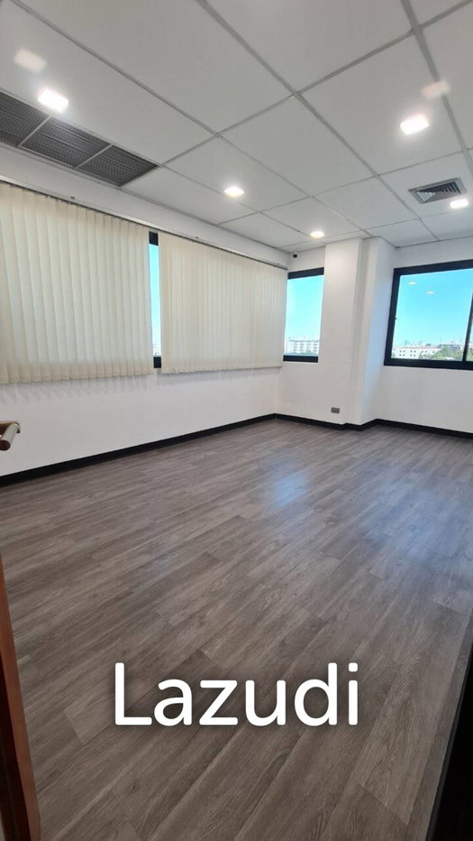 picture Premium Luxury Office Space for rent in Phrakhanong - 12/14