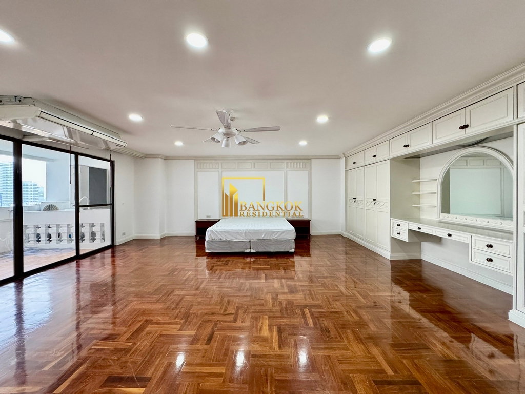 รูป Enormous 4 Bedroom Apartment Located in Phrom Phong Area - BR0765AP - รูปที่ 14/58