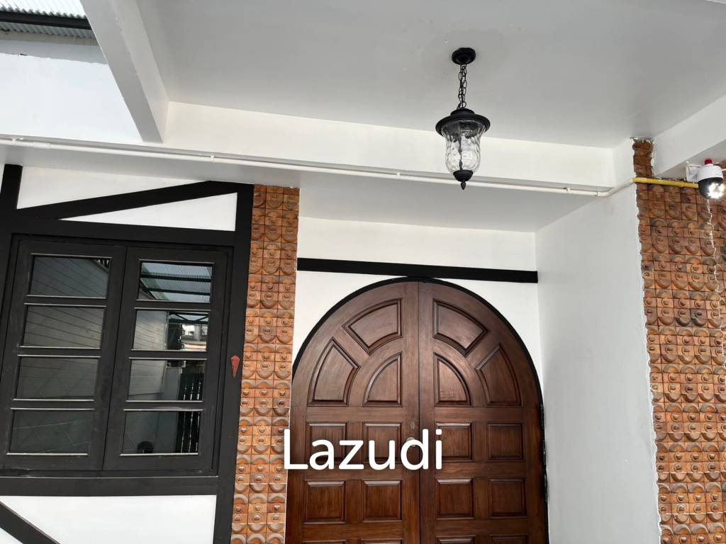 picture Luxurious 4-Storey Townhouse in Sathon Bangkok - 9/10