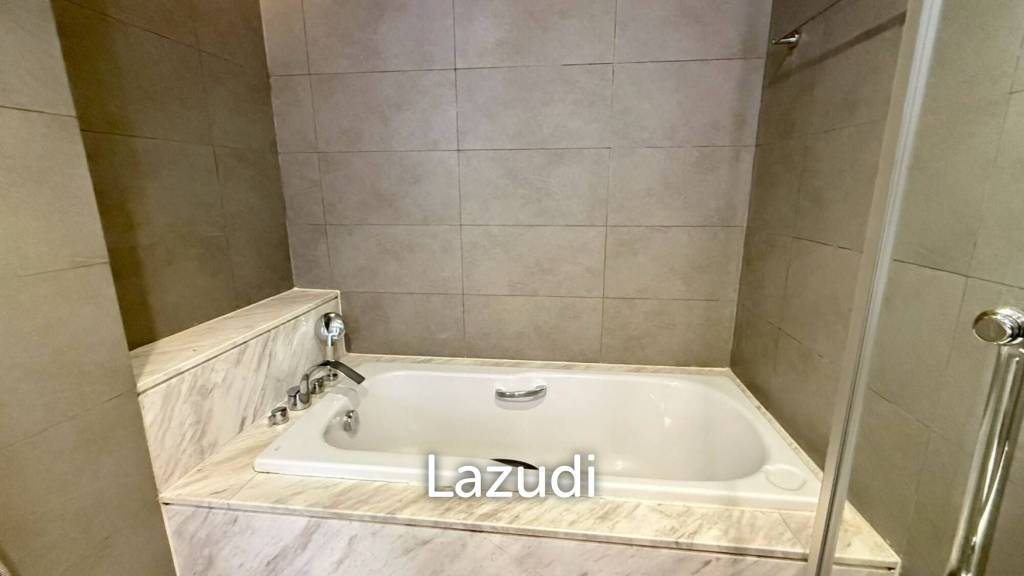 รูป 162 sqm 3 Bed Condo on 7th Floor at Piya Residence Khlong Toei Bangkok - รูปที่ 12/14