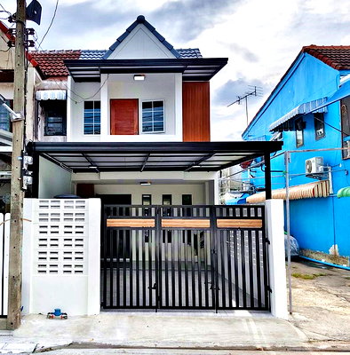 ทาวน์โฮม ม.ราชภัฏพระนคร : บ้านสวย หลังริม   หมู่บ้าน ระเบียงทอง 3  ถนนเทพรักษ์  สายไหม  ใกล้ บิ๊กซี สะพานใหม่