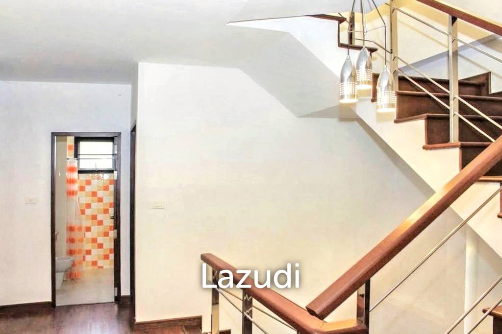 รูป 4 bed 3 bath 270 SQ.M. Townhouse in Phaya Thai Bangkok - รูปที่ 20/29