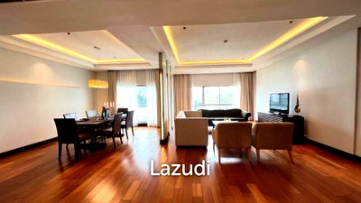 คอนโดให้เช่า : 4 Bed 3 Bath 275 SQ.M Royal Residence Park