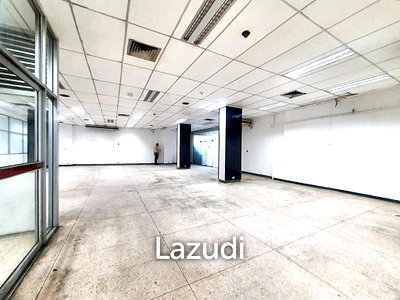 Office for rent Yaowarat Road : Office for rent Phlapphlachai Building