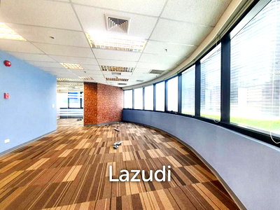Office for rent วิทยาลัยสารพัดช่างธนบุรี : President Tower Phloen Chit
