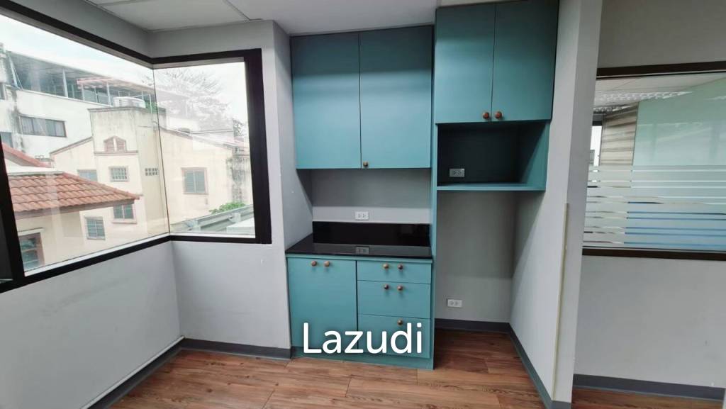 picture Premium Office Space for rent in Phrakhanong - 8/9