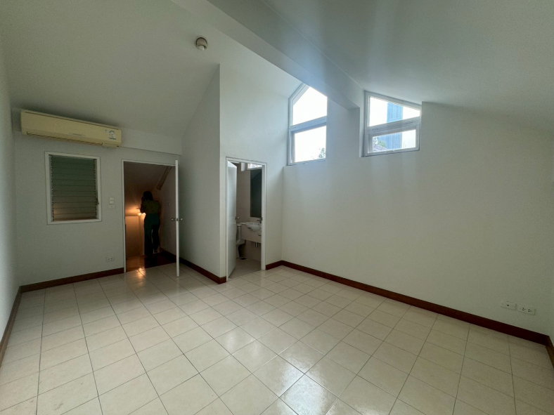 รูป บ้านแฝดสำหรับอยู่อาศัย เอกมัย พื้นที่ใหญ่ เหมาะกับครอบครัว ** NO CO-AGENT ** - รูปที่ 5/27