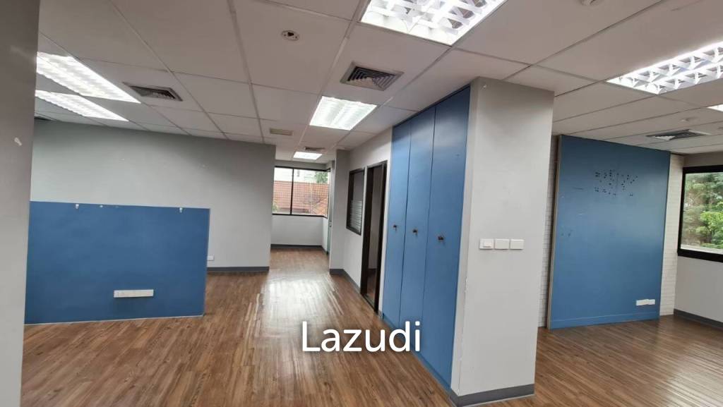 picture Premium Office Space for rent in Phrakhanong - 3/9
