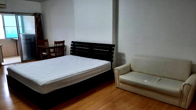 Condos for rent : P-148330 | Supalai Park Srinakarin 🔥 Affordable Condo with Pool View in Srinakarin – Ready to Move In! 🔥 | Line ID: @easythaihome | 085-592-2897