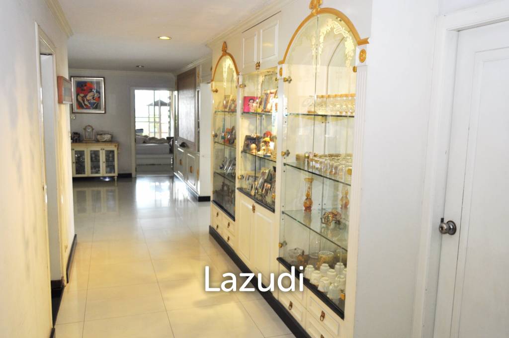 picture 4 Bed 3 Bath 350 SQ.M Oriental Towers - 3/25