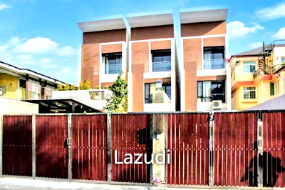 Townhouses for rent Rama 6 Road : 4 bed 3 bath 270 SQ.M. Townhouse in Phaya Thai Bangkok