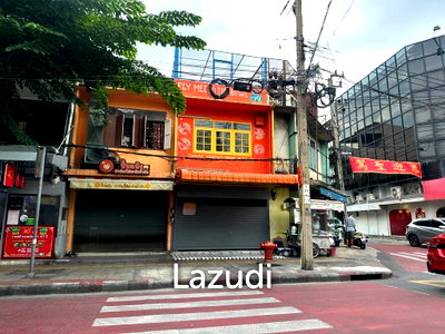 Townhouses for rent Sathon Road : Spacious Townhouse for Sale in Yan Nawa Bangkok