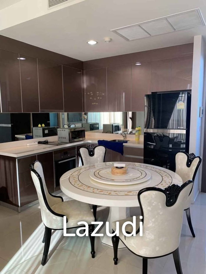 รูป Luxurious 2-BR Condo with Stunning City Views - รูปที่ 2/7
