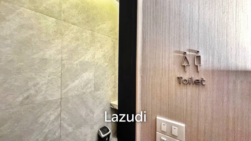 picture Luxurious Office for Rent in Khlong Toei Nuea - 15/16