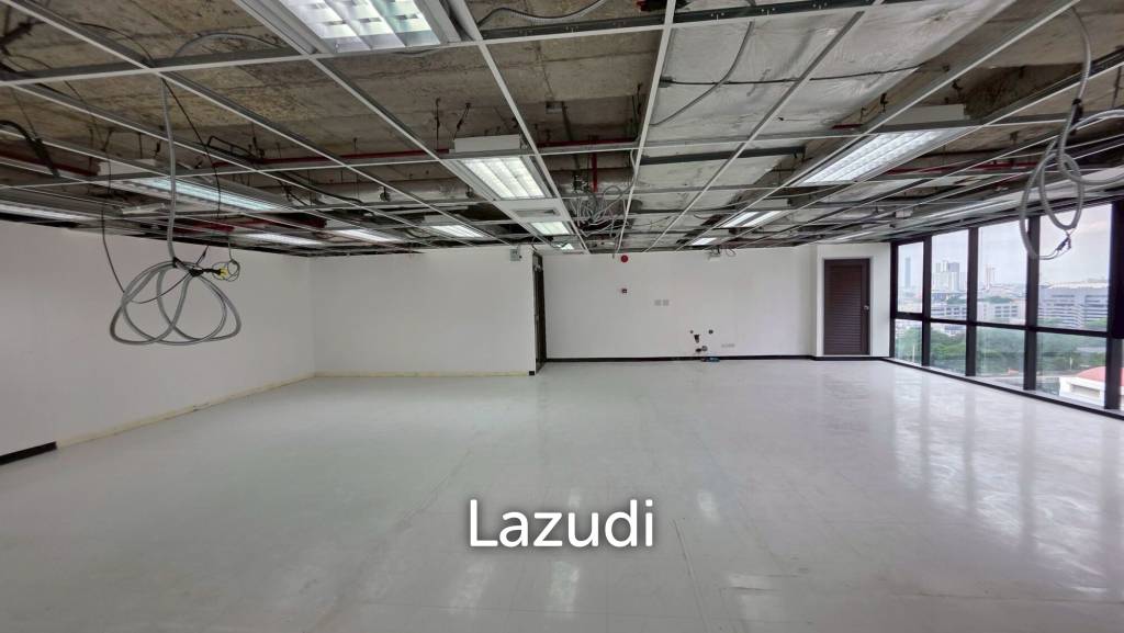 picture Spacious Office Space in Sethiwan Tower Si Lom Bangkok - 8/10