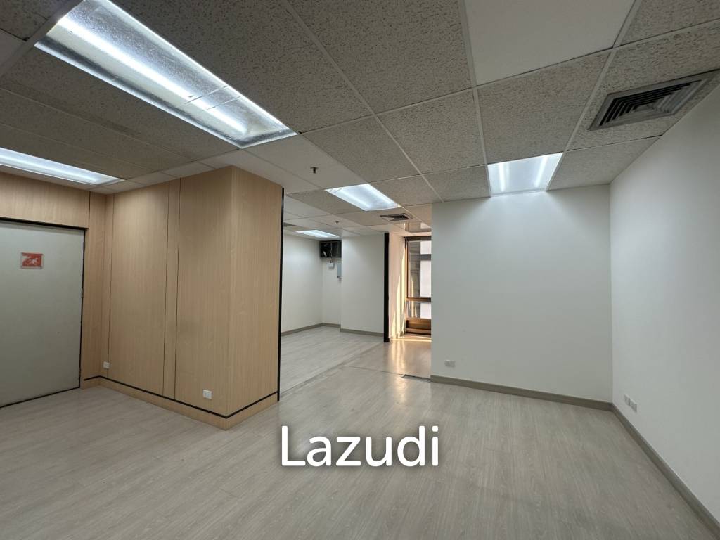 รูป 70 sqm bright office for rent at 253 Asoke Building Khlong Toei Nuea Bangkok - รูปที่ 23/23