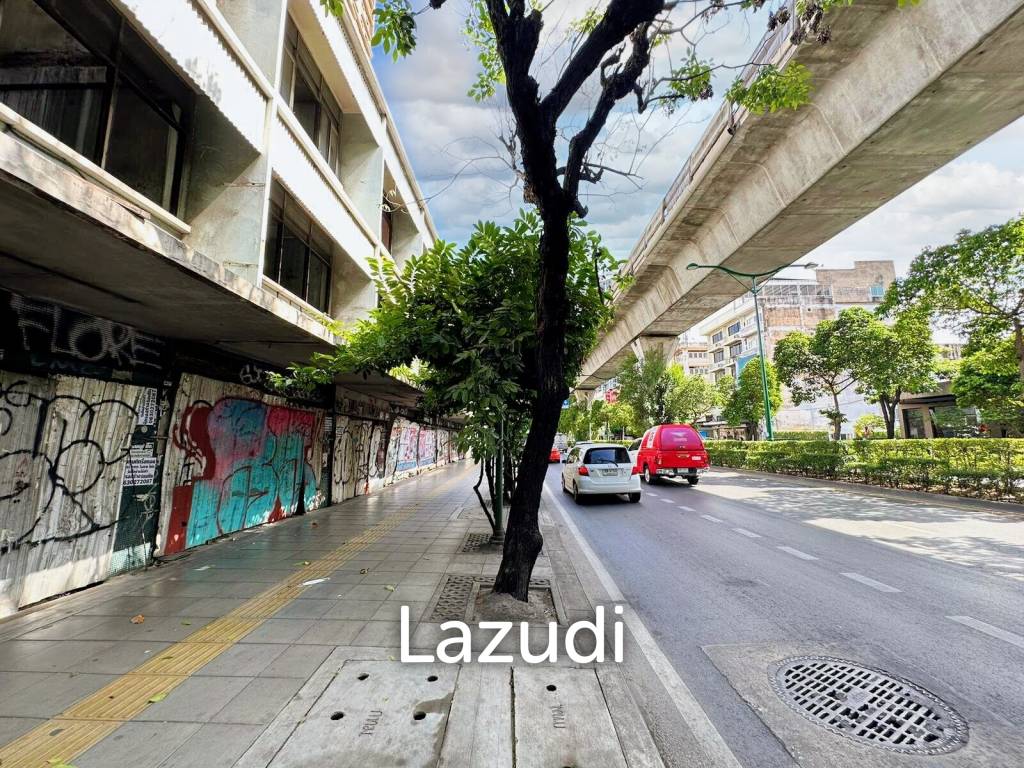 รูป Prime Sukhumvit Main Road 8 Shophouses + 2 Houses Near BTS - รูปที่ 4/10
