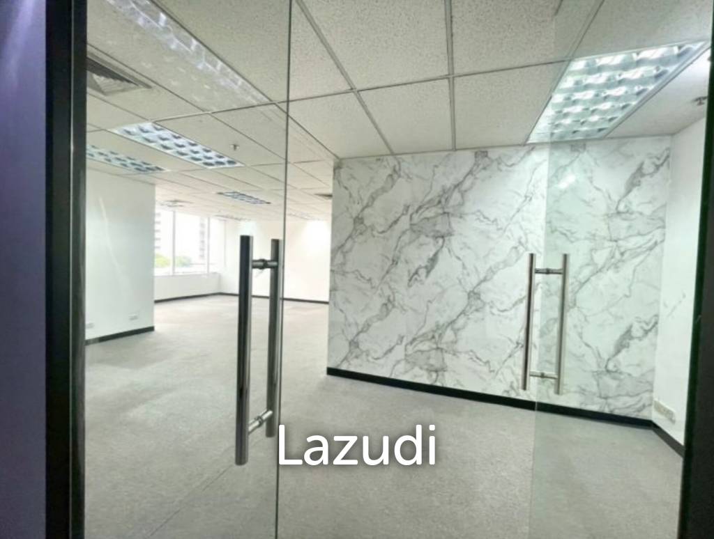 picture Modern Office Space in Paso Tower Bangkok - 1/5