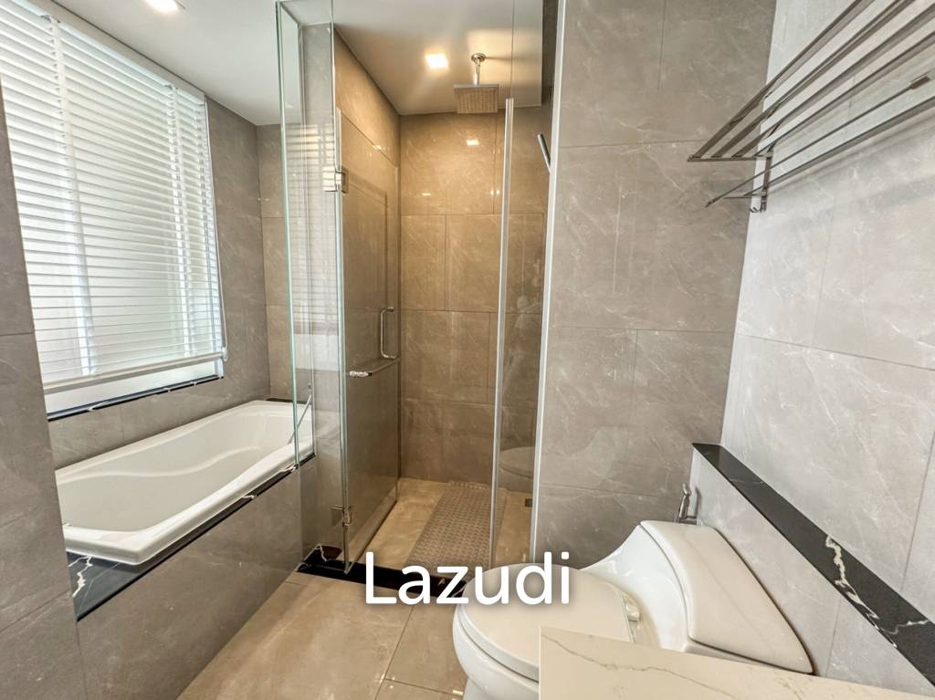รูป 108 sqm high-floor 3-bedroom condo at One 9 Five Asoke Rama 9 Huai Khwang - รูปที่ 13/21