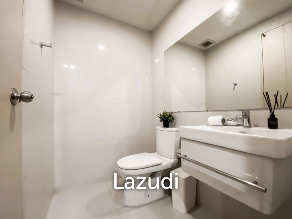 picture 60 sqm Life Asoke 2 Bed Condo in Bang Kapi Huai Kwang Bangkok - 13/16