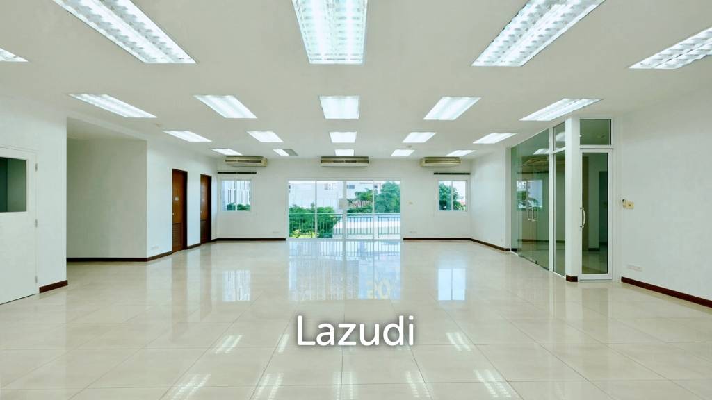 picture "Prime Office Space for Rent in Sathorn-Narathiwat, Bangkok. - 3/8