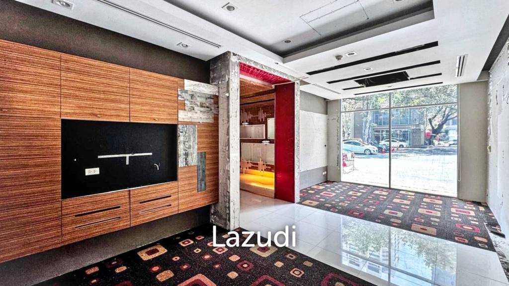 picture Ultra Luxury Bangkok Office Space on Ekamai Road - 15/19