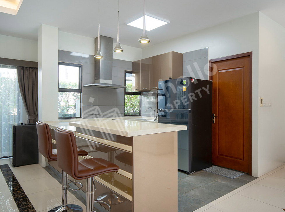 รูป บ้านหรู 6 ห้องนอน พร้อมสระว่ายน้ำส่วนตัว พร้อมย้ายเข้าอยู่ ** NO CO-AGENT ** - รูปที่ 17/17