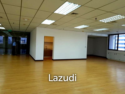 Office for rent Surawong Road : 205 sqm Open Plan Office in Charn Issara Tower 1 Suriyawong Bang Rak