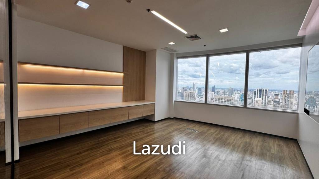 picture Spacious Office at All Seasons Place Bangkok - 7/20