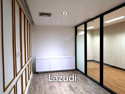 Office for rent วิทยาลัยพิบูลประชาสรรค์แผนกประถม : Ultra Premium Fully Fitted Office for rent in Asoke