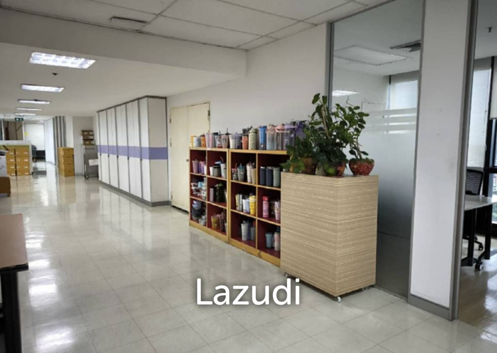 picture Khlong Toei Furnished Office with Modern Decor - 6/6