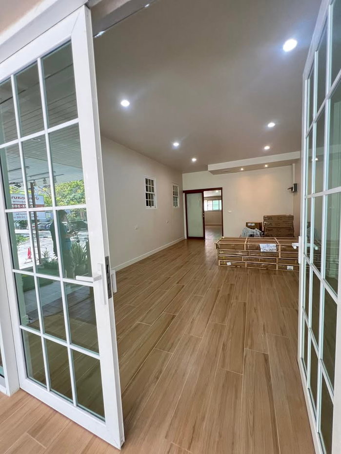 รูป Home Office 4 ชั้น ให้เช่า พร้อมเข้าอยู่  พระราม 9 ซอย 7 – ถนนทวีมิตร ใกล้แยก อสมท.   - รูปที่ 2/23