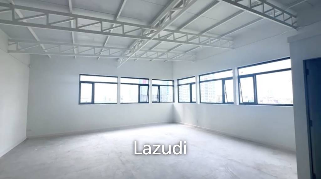 picture Modern Office Space in Thung Maha Mek Sathon Bangkok - 1/8