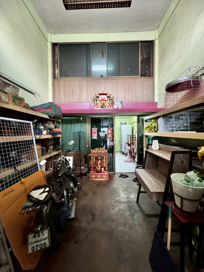 รูป ขายอาคารพาณิชย์ 4.5 ชั้น เหมาะค้าขาย ซอยเอกมัย30 (N.563) - รูปที่ 4/20