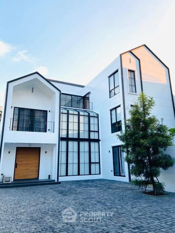รูป บ้าน 6-ห้องนอน ใกล้ BTS วงเวียนใหญ่ (ID 2902852) - รูปที่ 1/19