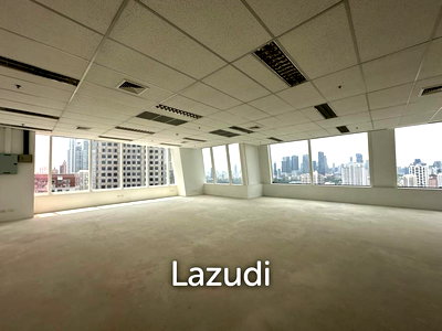 Office for rent Lumpini Park : Spacious Office Space in Interchange 21 Bangkok
