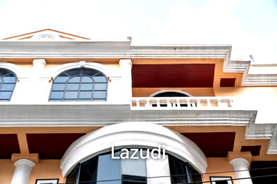 Townhouses for rent Soi Thong Lor Pier : 5 Bed 5 Bath 400 SQ.M Townhouse in Thonglor 25