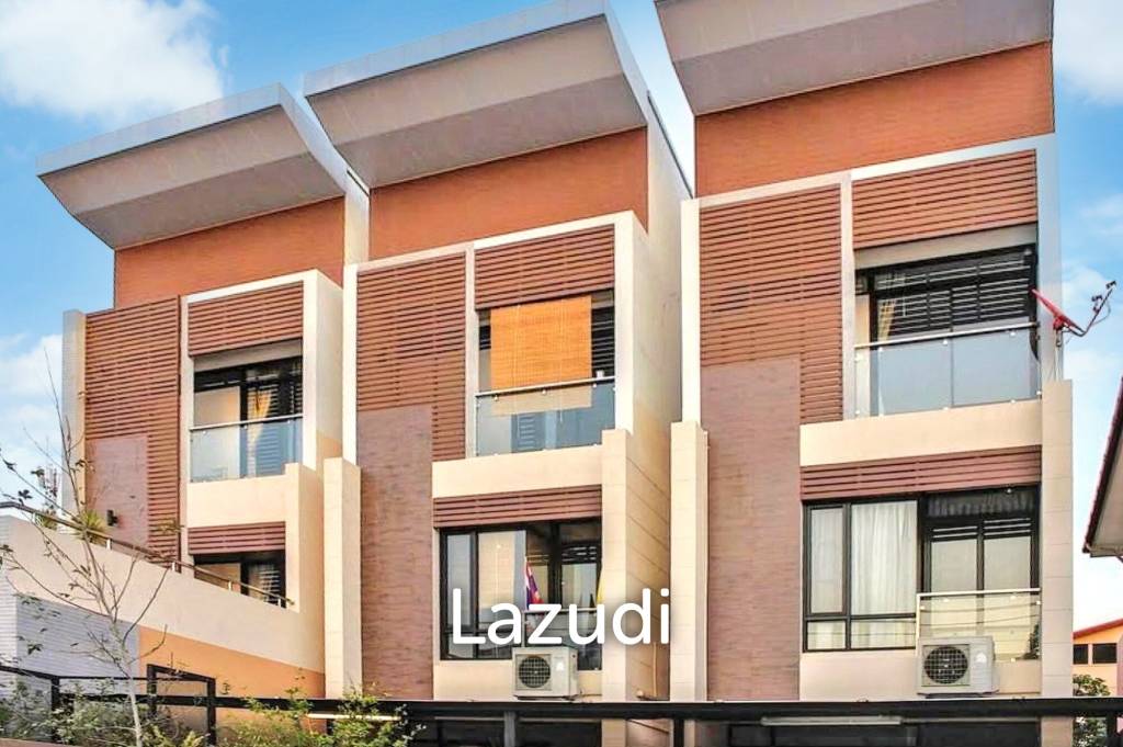รูป 4 bed 3 bath 270 SQ.M. Townhouse in Phaya Thai Bangkok - รูปที่ 2/29