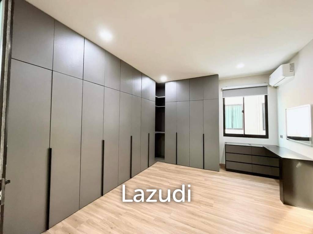 picture Luxury Home Office for rent in Ratchayotin - 2/15