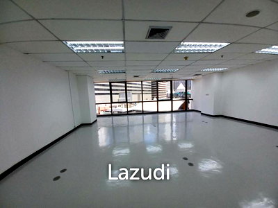 เช่าสำนักงาน ถนนอโศก : Office space for rent at Sino-Thai Tower unit 7A  size 77 Sqm