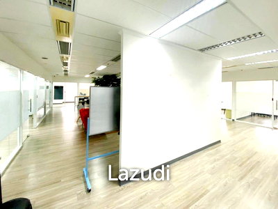 เช่าสำนักงาน วิทยาลัยอาชีวศึกษาเอี่ยมละออ : Office space for rent in Sathorn