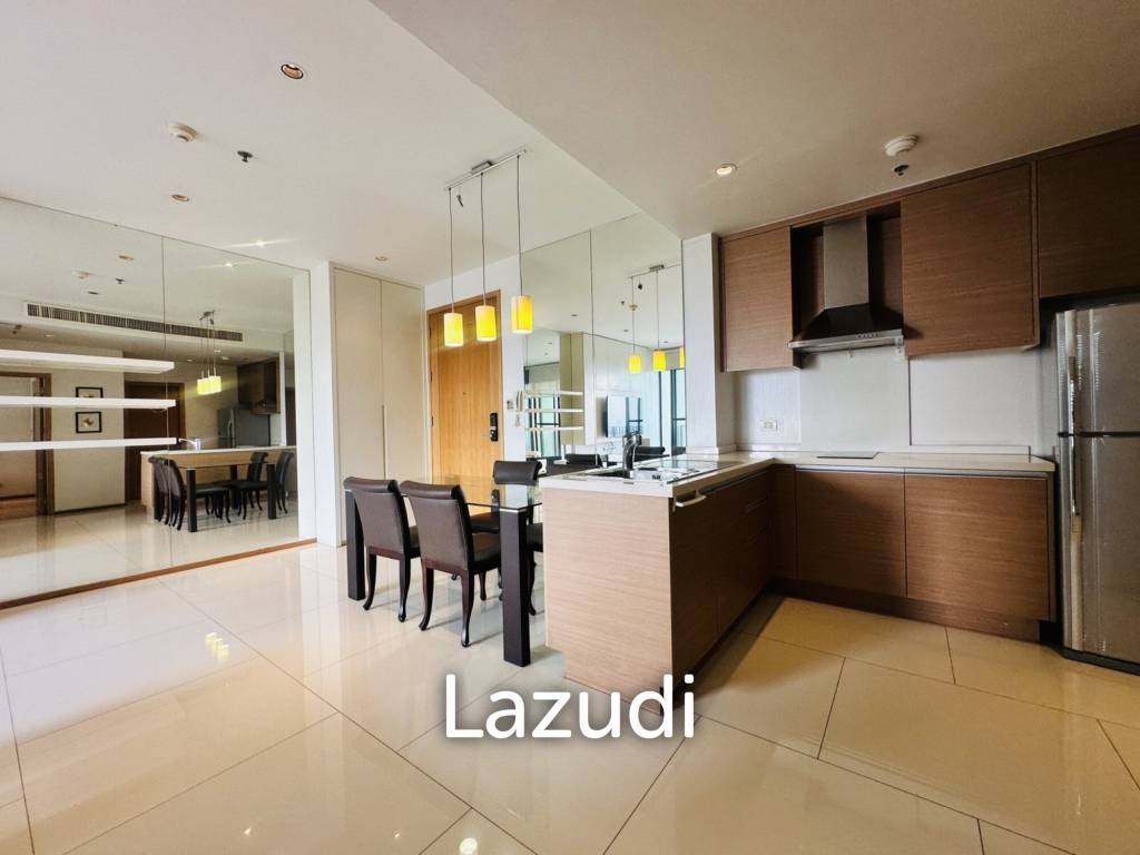 รูป Luxurious 1-Bedroom Condo with Stunning City Views - รูปที่ 2/11