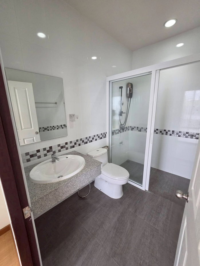 รูป 🏡✨ ให้เช่า ทาวน์โฮม 3 ชั้น ทำเลสุขุมวิท – ปุณณวิถี31 4 ห้องนอน 5 ห้องน้ำ บ้านสวย ฟังก์ชันครบ จดบริษัทได้ เลี้ยงสัตว์ได้ เดินทางสะดวก  - รูปที่ 5/13