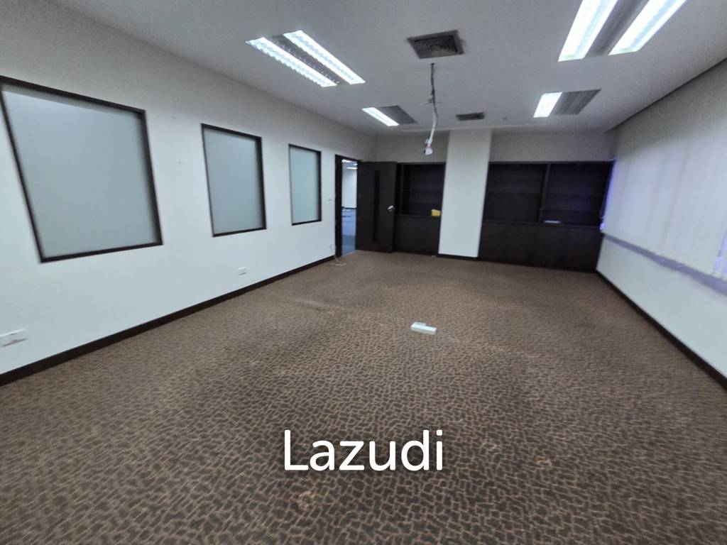 รูป ออฟฟิศซีทีไอทาวเวอร์ คลองเตย กรุงเทพ ตกแต่งบางส่วนใกล้ศูนย์ธุรกิจ - รูปที่ 9/19