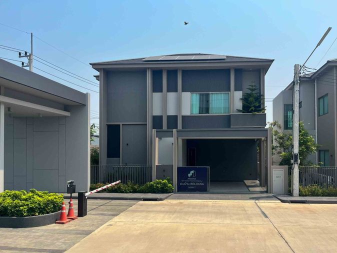ขายบ้านหรูแต่งครบ ดีไซน์ Luxury Contemporary โซนสันทราย เชียงใหม่ (EN below)