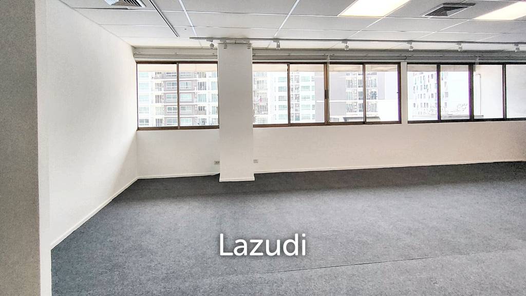 picture Premium Office Space in Huai Khwang, Bangkok - 2/3
