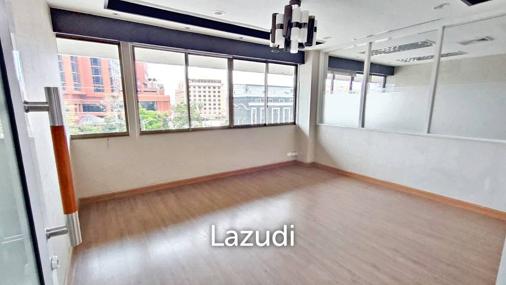 picture Luxurious Office Space in Tossapon Building, Bangkok - 1/3