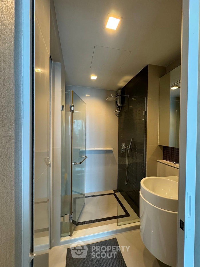 รูป คอนโด 1-ห้องนอน ที่ ริธึ่ม สาทร ใกล้ BTS สะพานตากสิน (ID 2901279) - รูปที่ 4/5